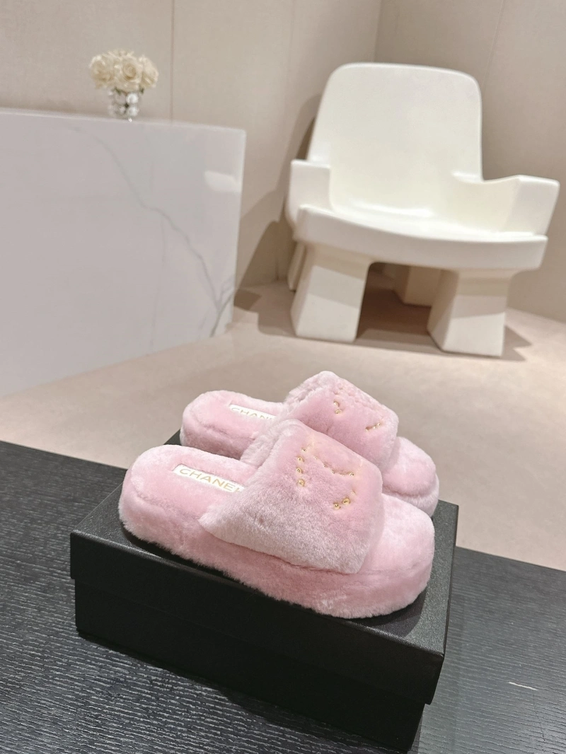 Bold Chxnxl Slippers 126120