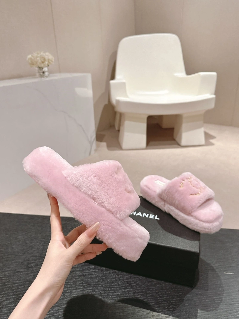 Bold Chxnxl Slippers 126120