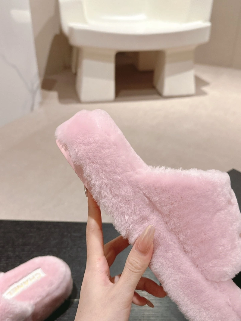 Bold Chxnxl Slippers 126120