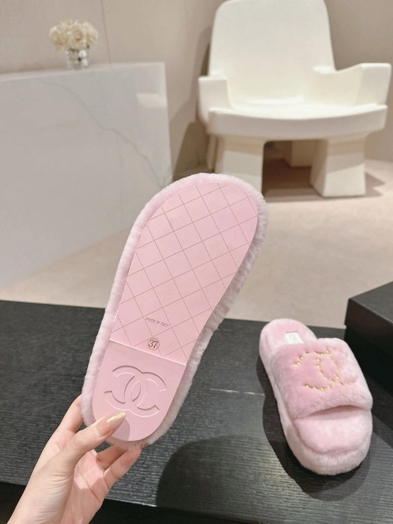 Bold Chxnxl Slippers 126120