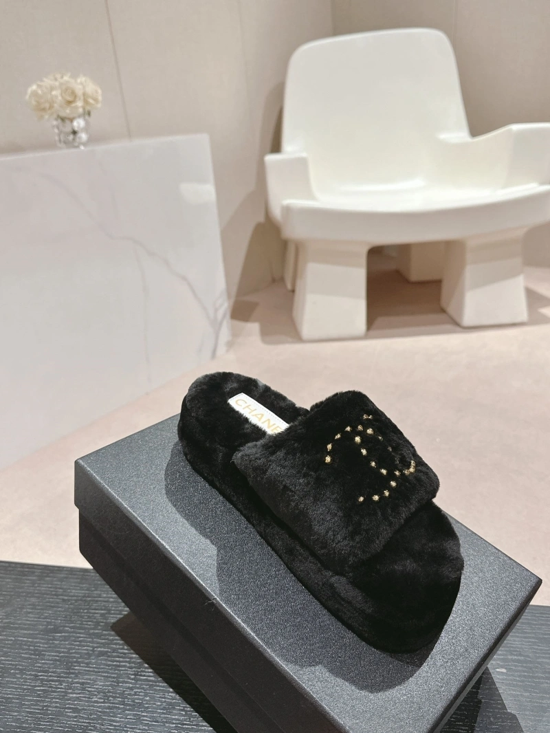Elegant Chxnxl Slippers 126117