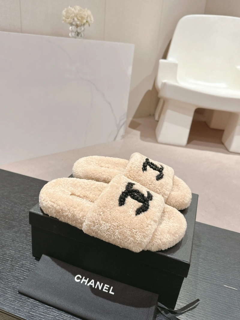 Durable Chxnxl Slippers 126113
