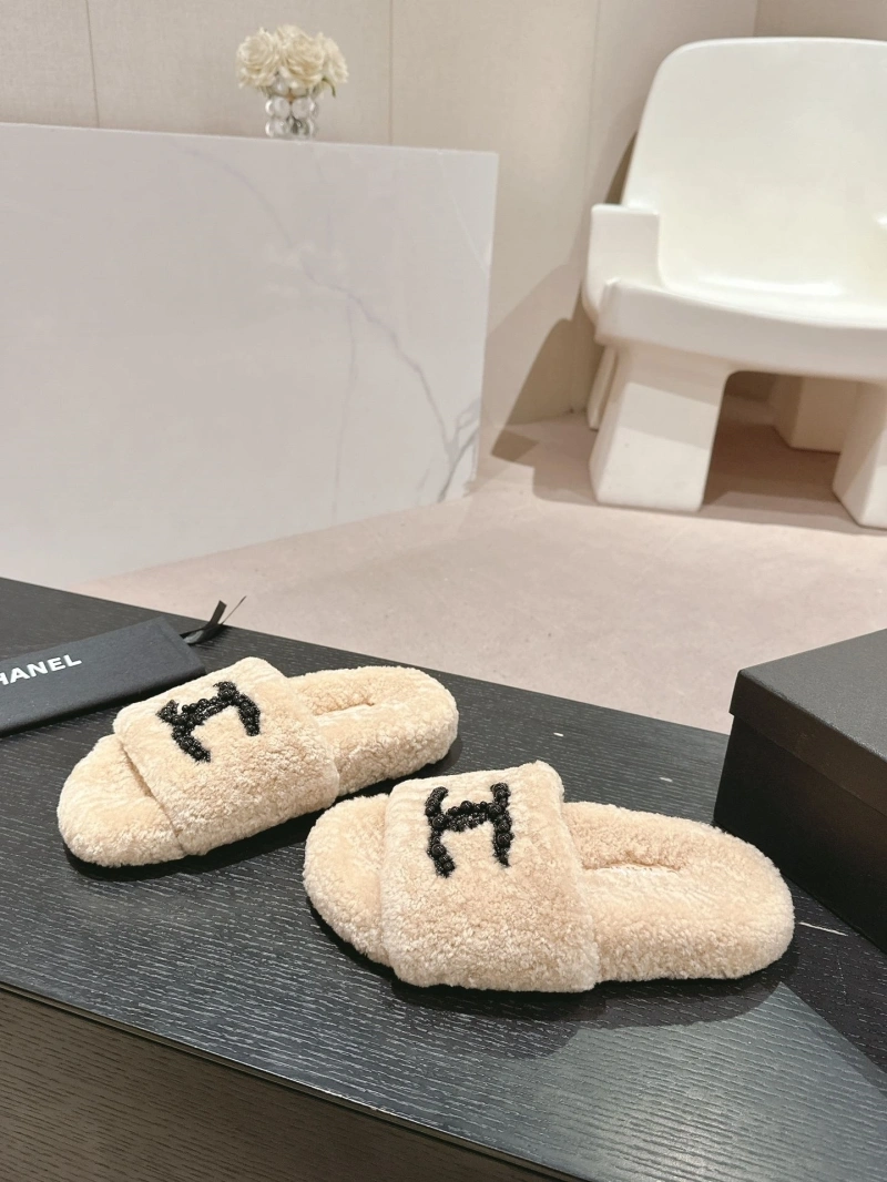 Durable Chxnxl Slippers 126113