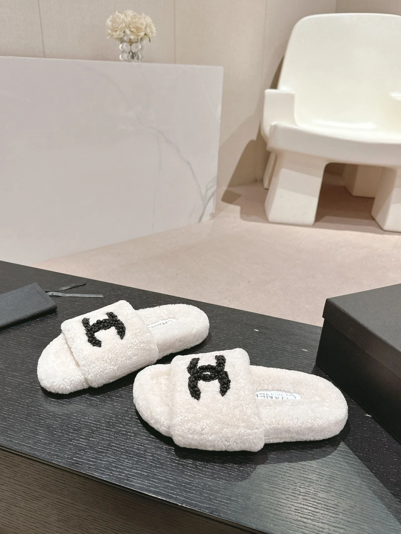 Affordable Chxnxl Slippers 126114