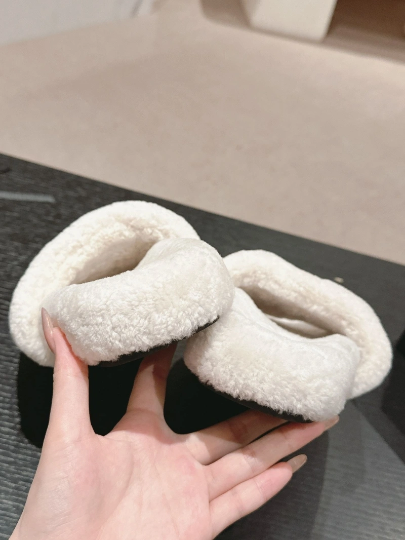 Affordable Chxnxl Slippers 126114