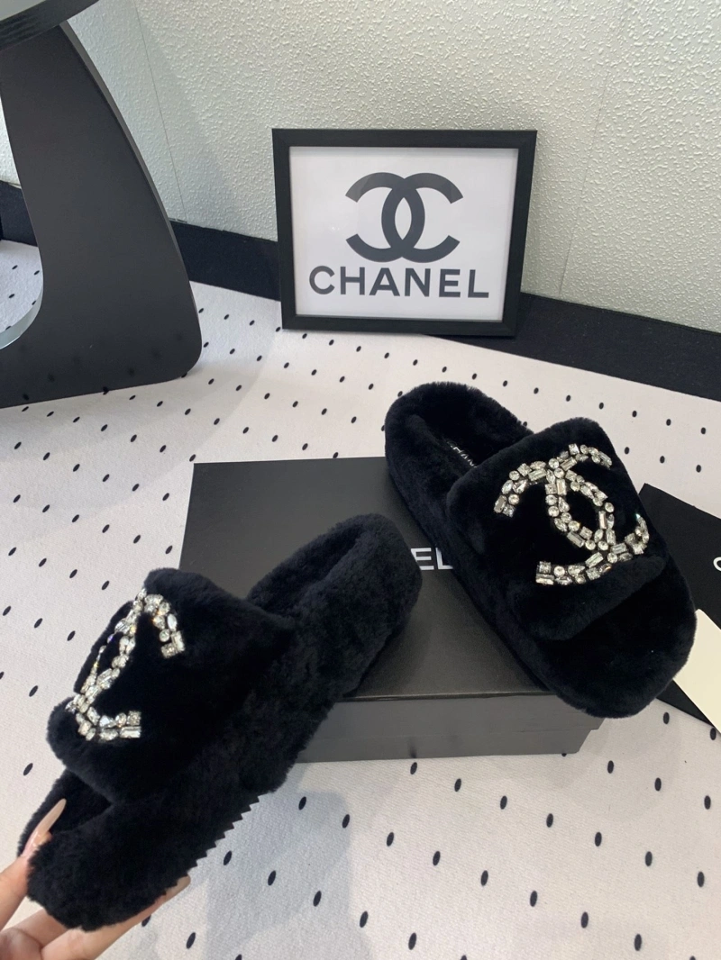 EasyMatch Chxnxl Slippers 126100