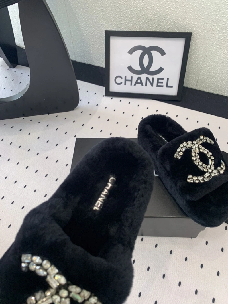 EasyMatch Chxnxl Slippers 126100