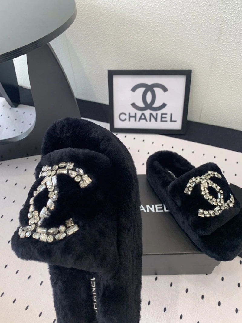 EasyMatch Chxnxl Slippers 126100