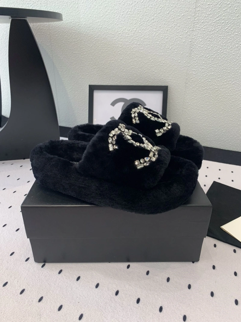 EasyMatch Chxnxl Slippers 126100