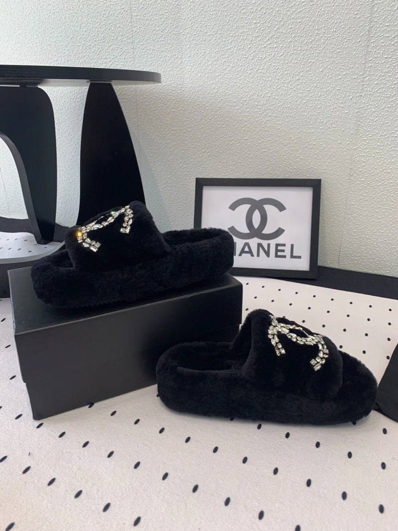 EasyMatch Chxnxl Slippers 126100