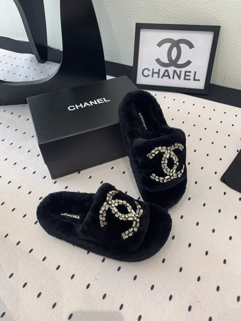 EasyMatch Chxnxl Slippers 126100