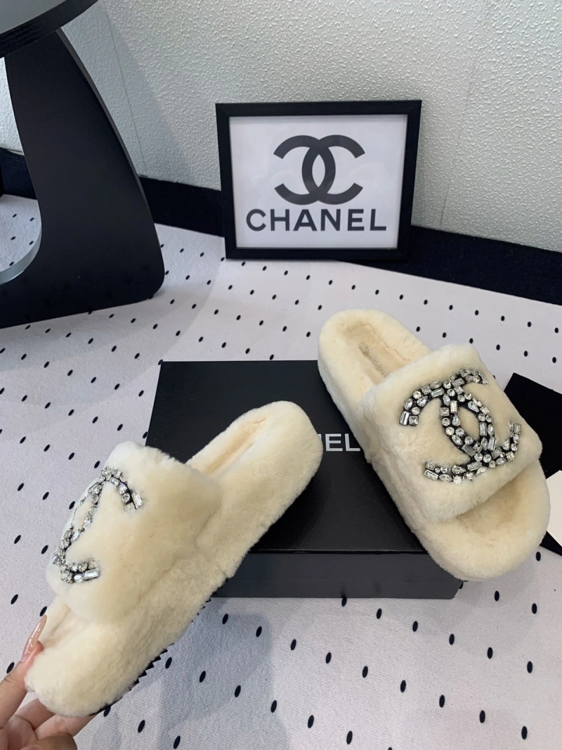 Compact Chxnxl Slippers 126102
