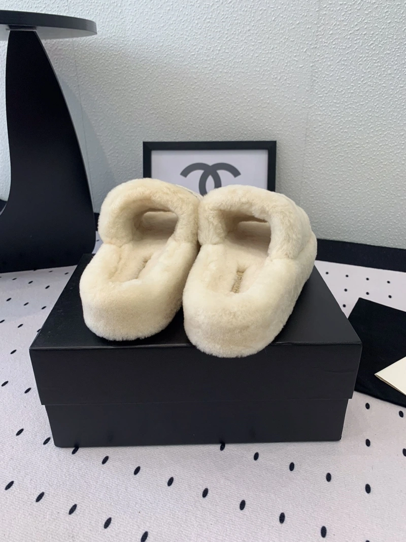 Compact Chxnxl Slippers 126102
