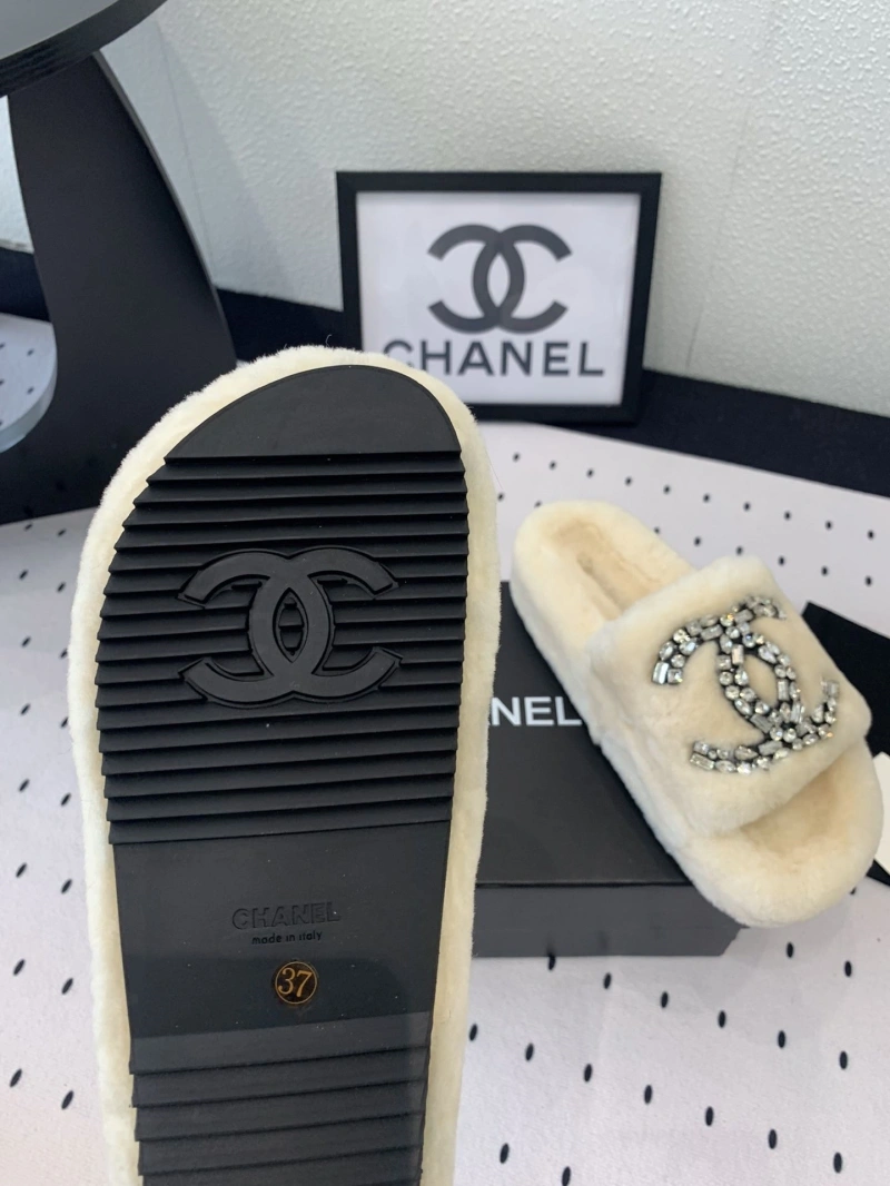 Compact Chxnxl Slippers 126102