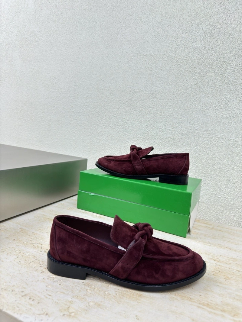 Cozy Bxttxga Vxnxta Leather Shoes 113095