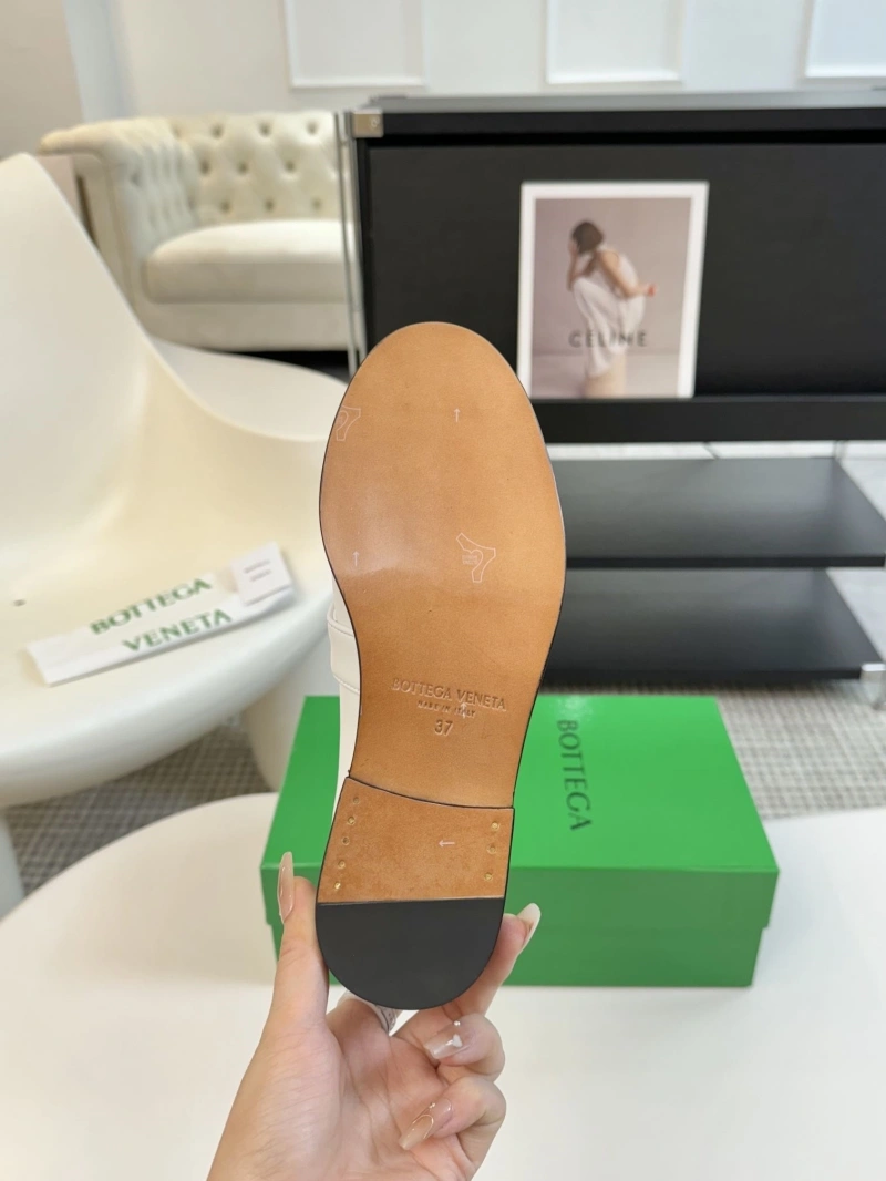 Bxttxga Vxnxta Leather Shoes Sleek 113082