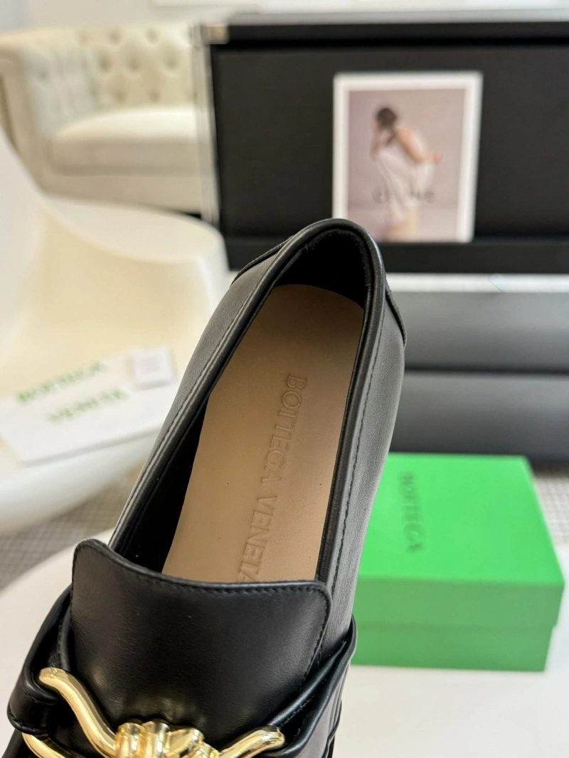 UrbanStyle Bxttxga Vxnxta Leather Shoes 113080