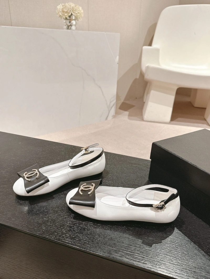 Bold Chxnxl Flat Shoes 126335
