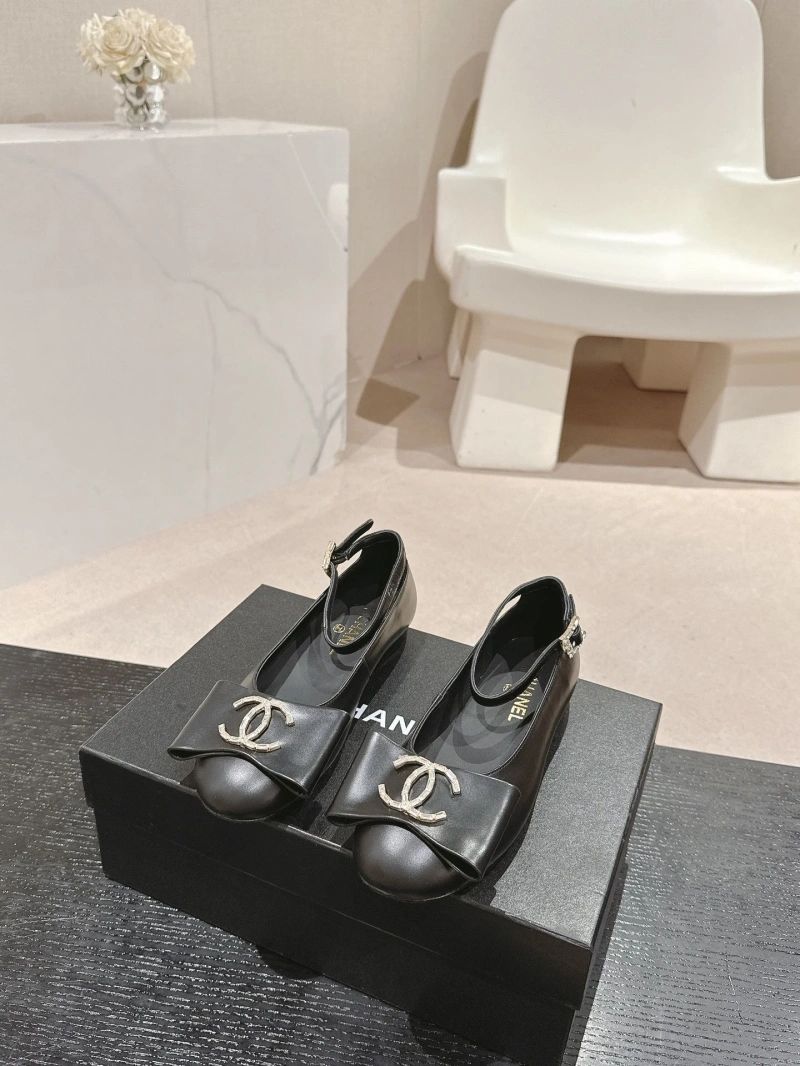 Bold Chxnxl Flat Shoes 126332
