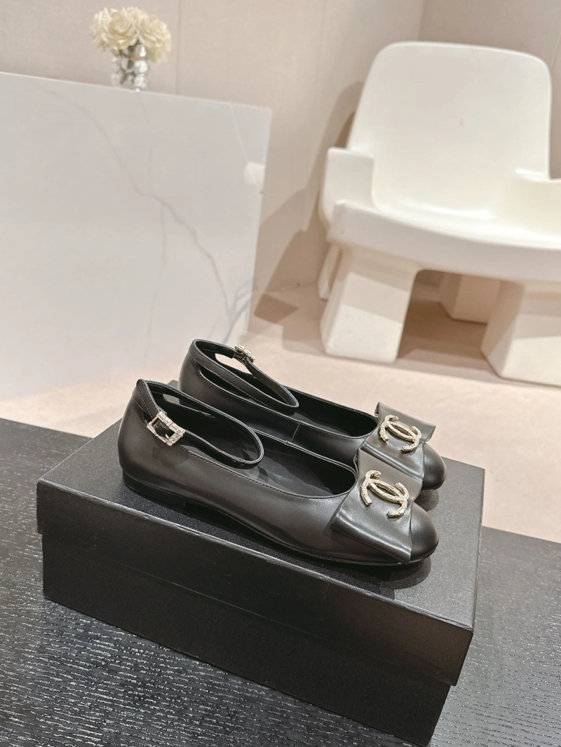 Bold Chxnxl Flat Shoes 126332