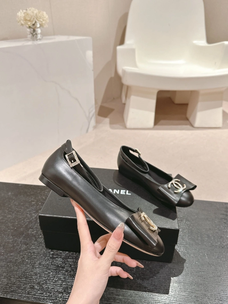 Bold Chxnxl Flat Shoes 126332
