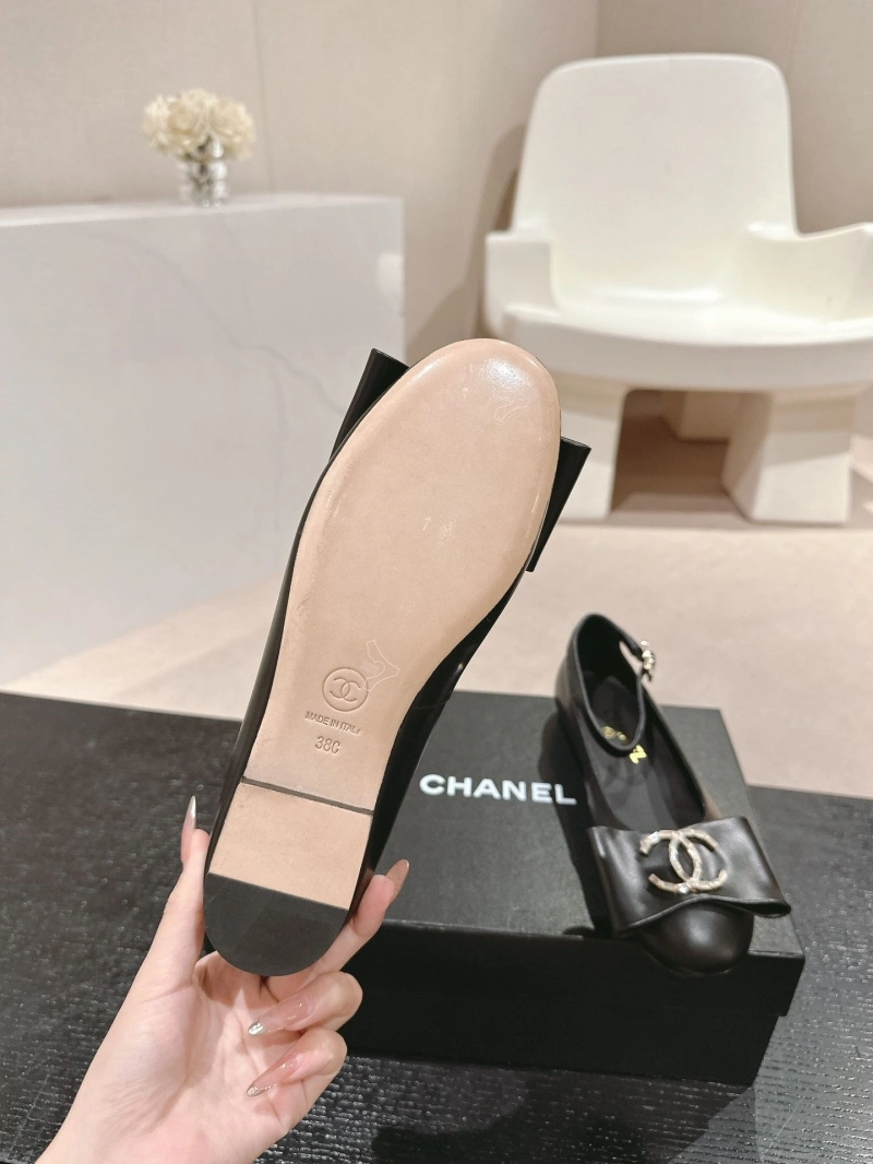 Bold Chxnxl Flat Shoes 126332