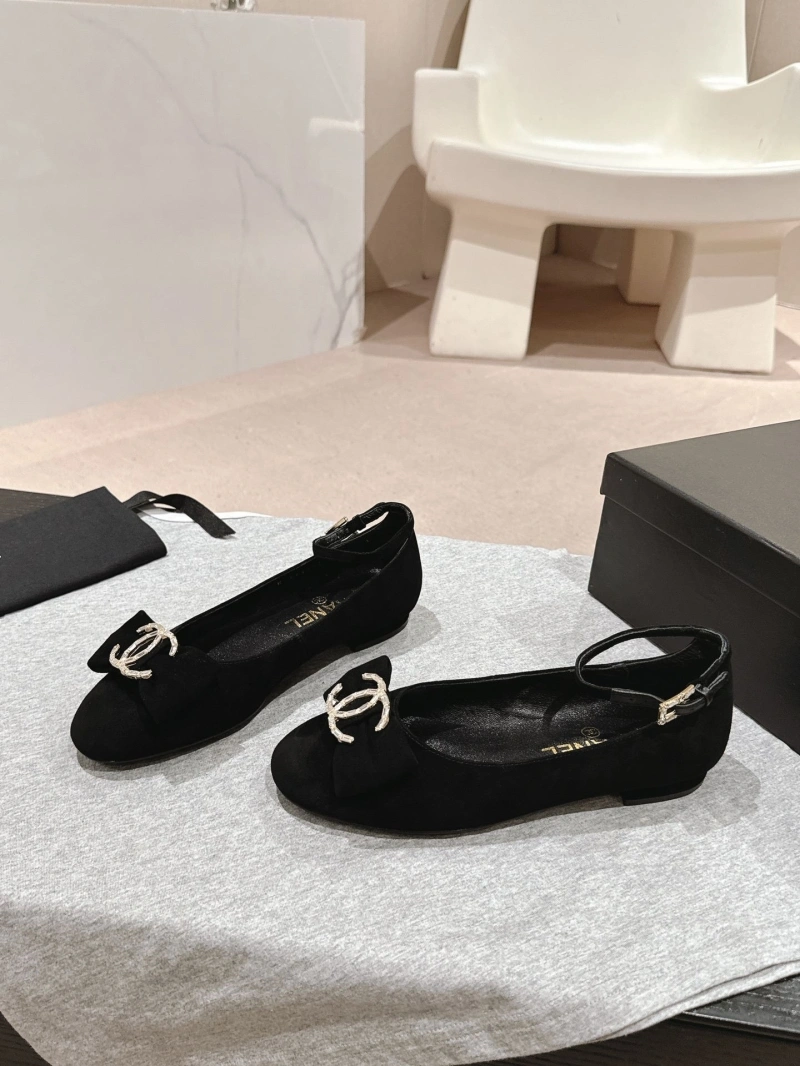 Refined Chxnxl Flat Shoes 126329