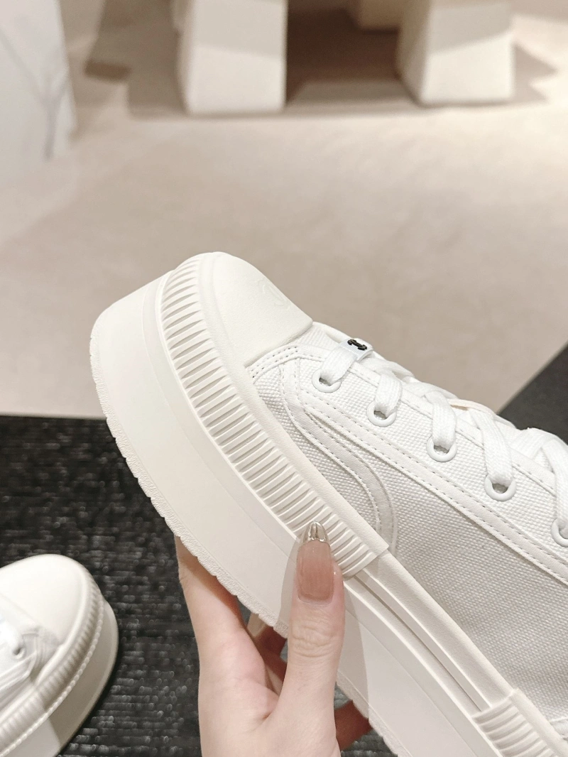 Flexible Chxnxl Sneakers 125968