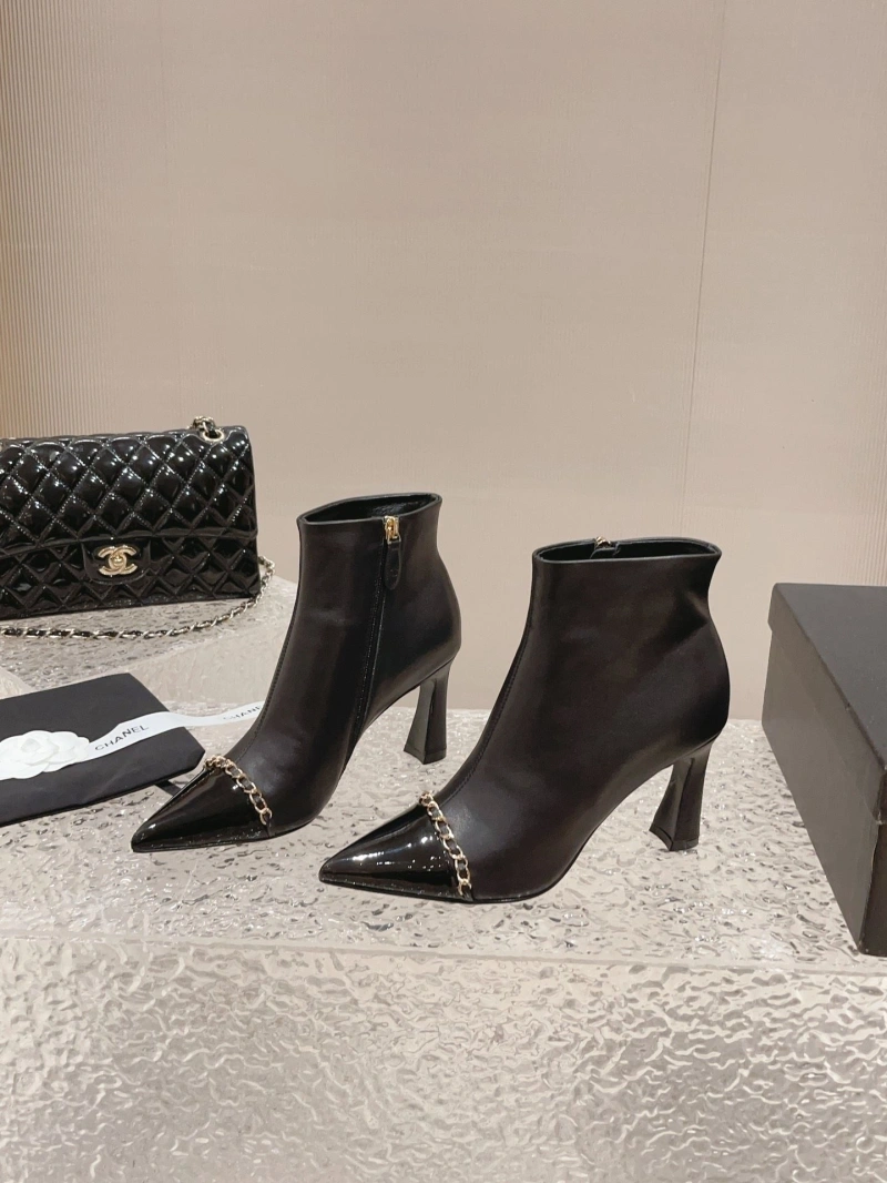 Versatile Chxnxl Boots 126476