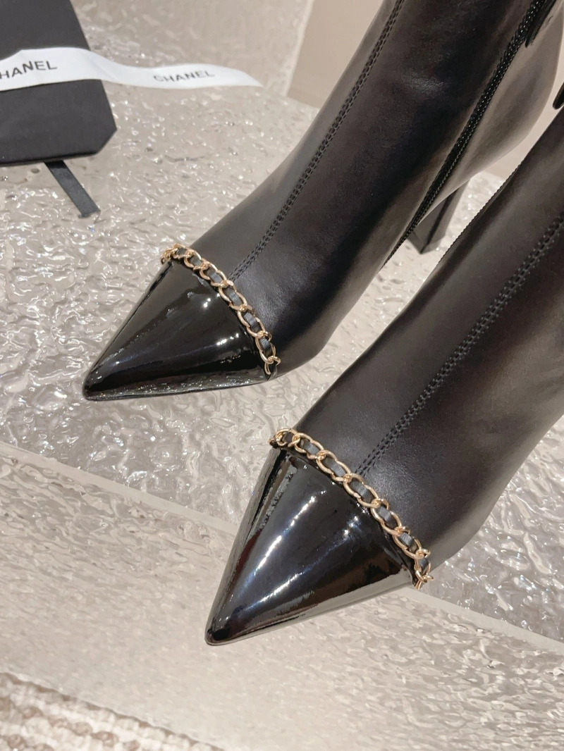 Versatile Chxnxl Boots 126476