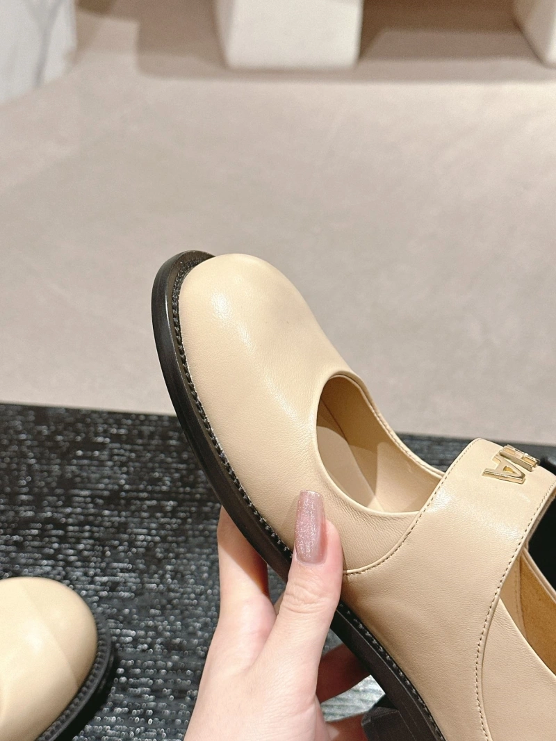 Sleek Chxnxl Leather Shoes 126271