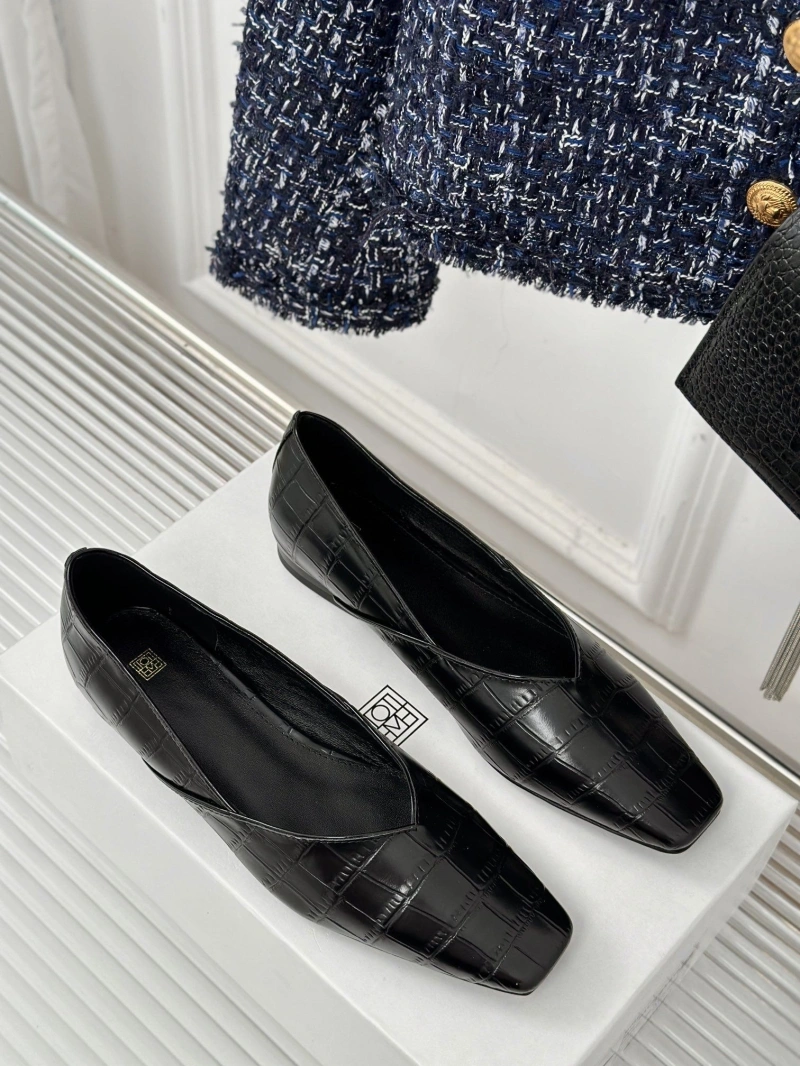 Flexible Othxr Leather Shoes 215025