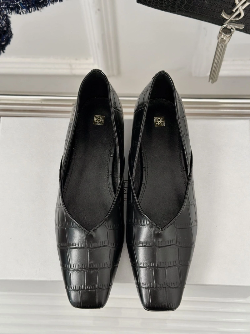 Flexible Othxr Leather Shoes 215025
