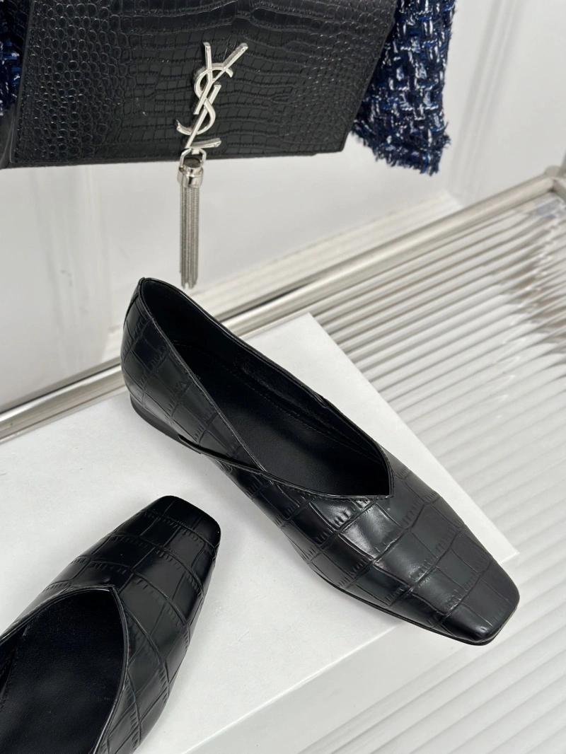 Flexible Othxr Leather Shoes 215025