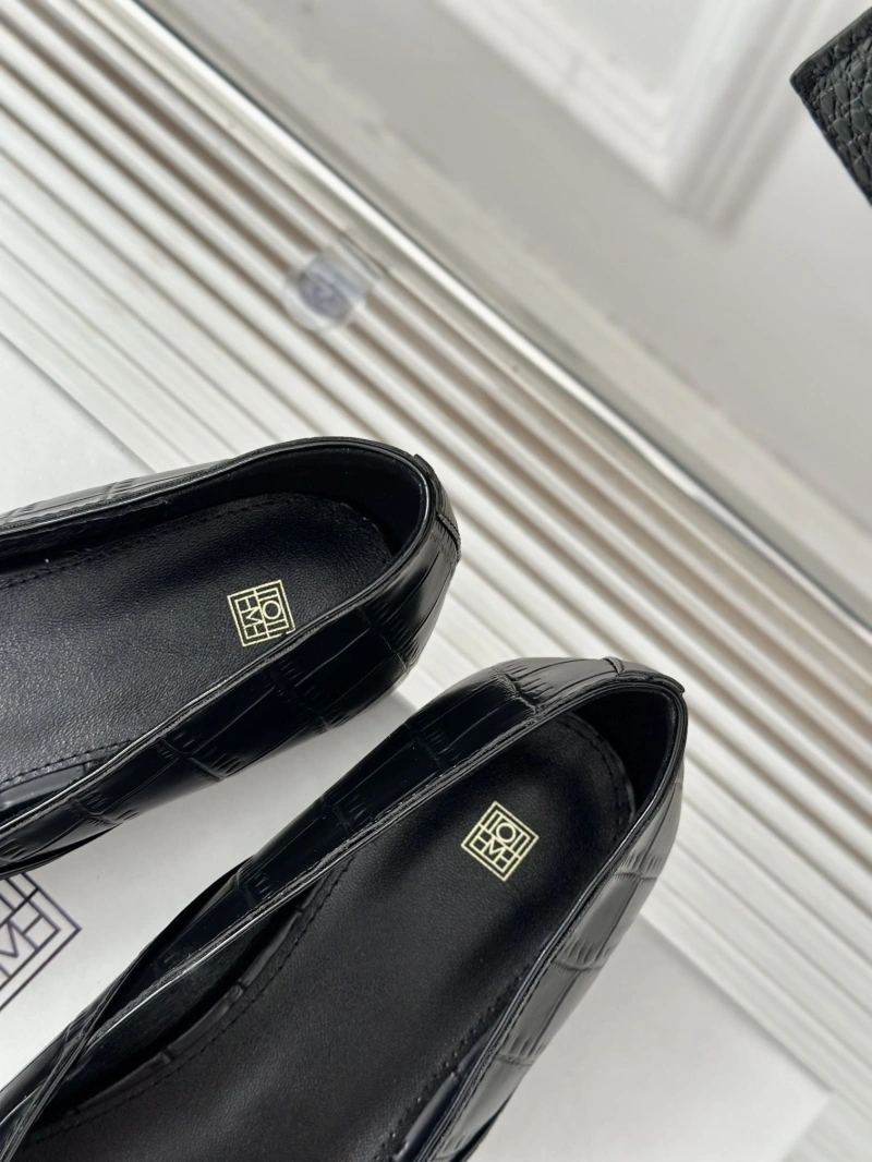 Flexible Othxr Leather Shoes 215025