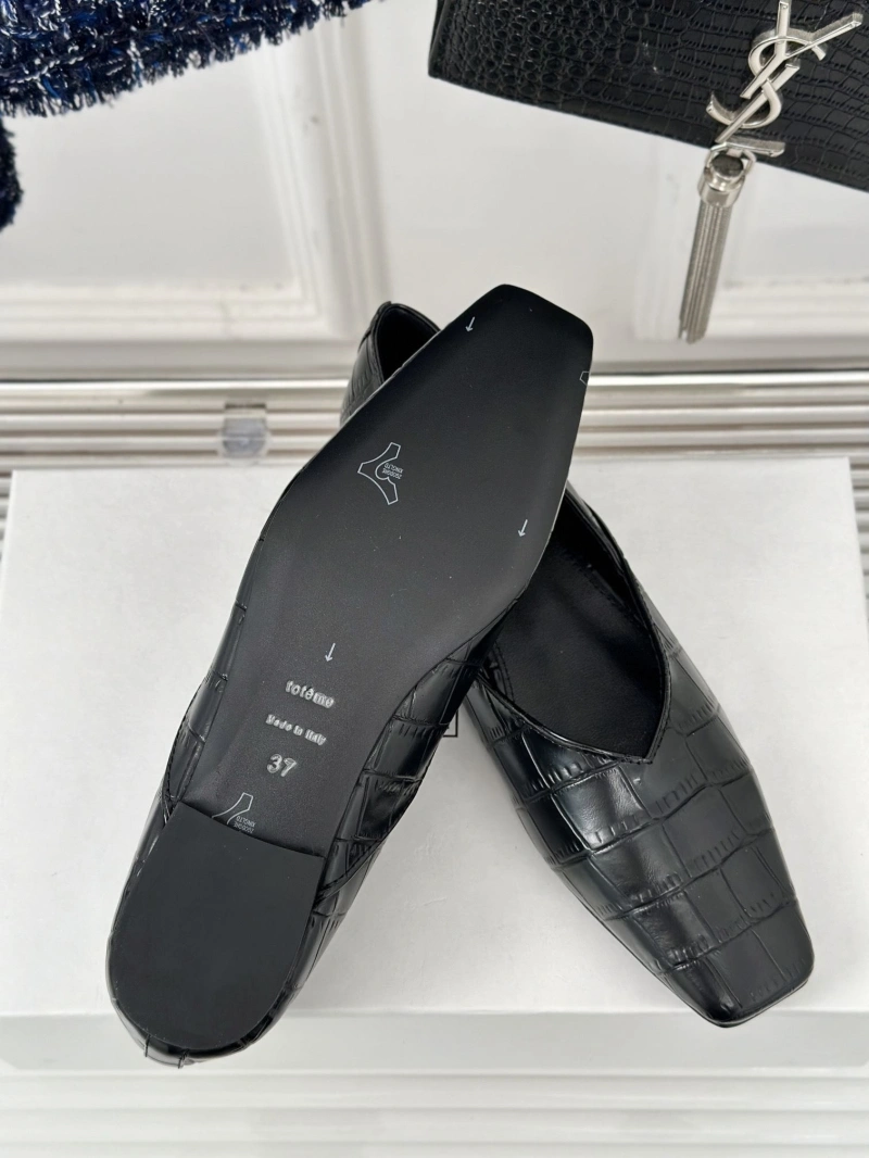 Flexible Othxr Leather Shoes 215025