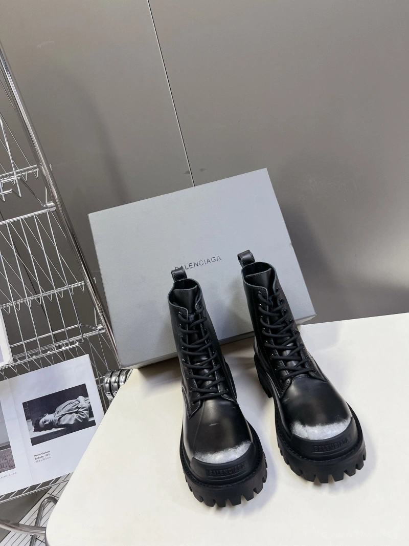 Bxlxnciaga Boots Compact 109723