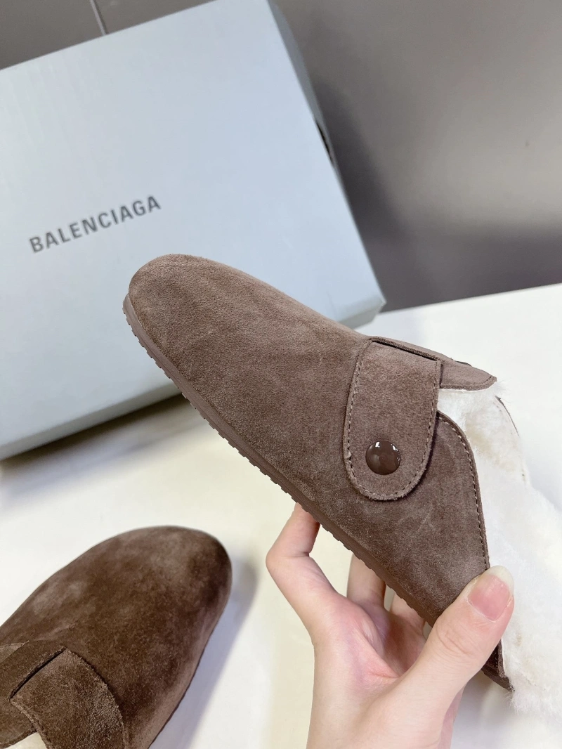 Resilient Bxlxnciaga Slippers 109709