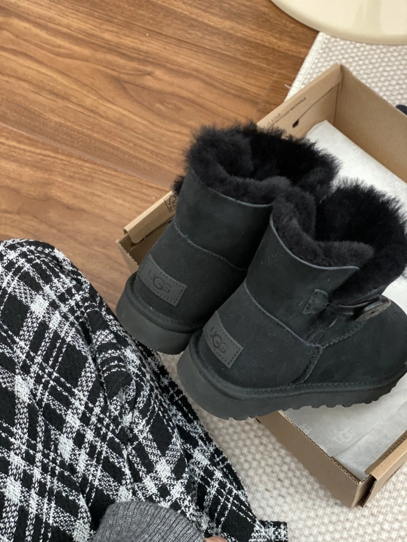 Affordable UGX Boots 228402