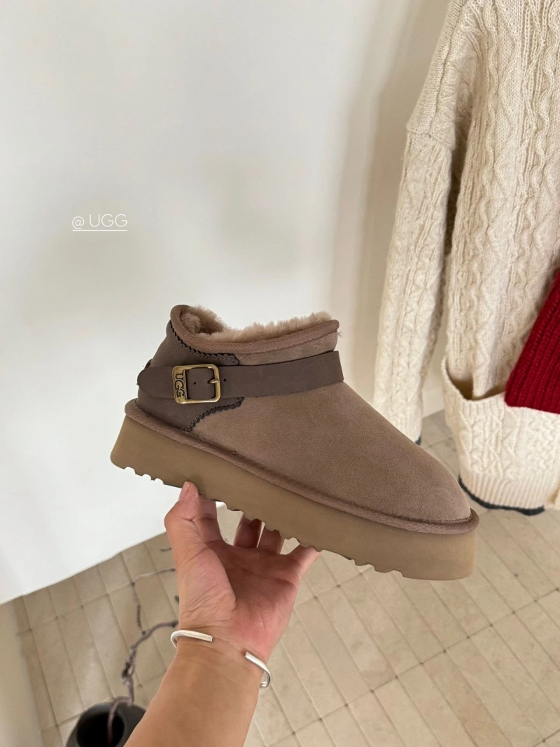 Versatile UGX Boots 228374