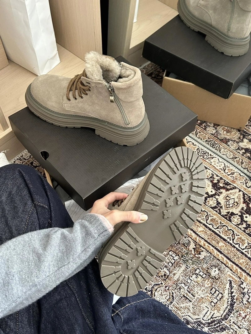 Comfortable UGX Boots 228357