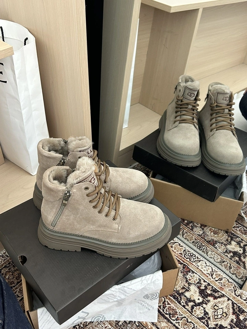 Comfortable UGX Boots 228357