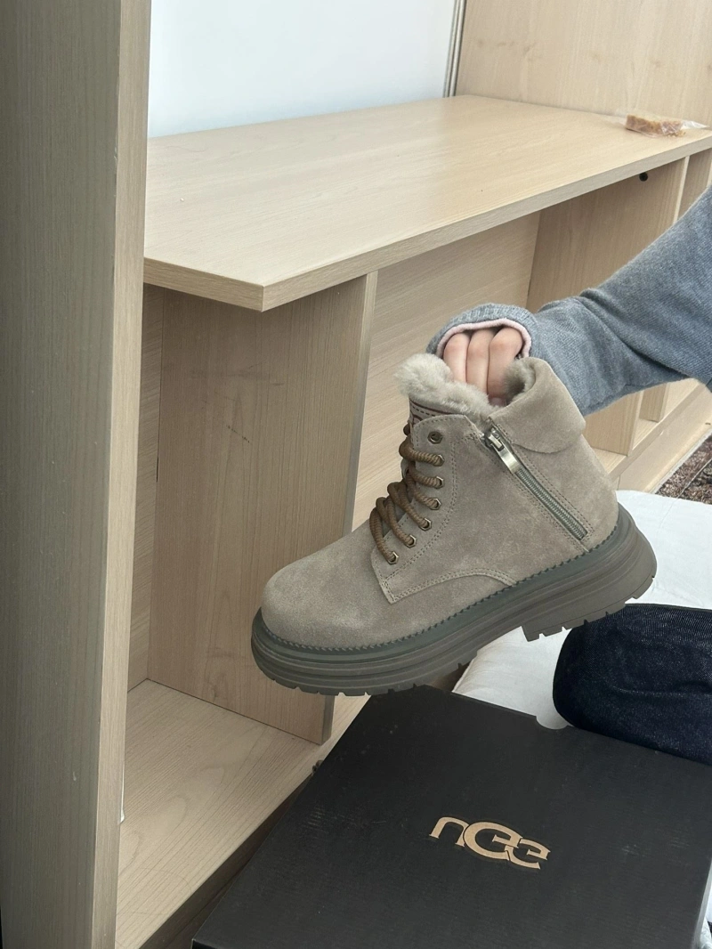 Comfortable UGX Boots 228357