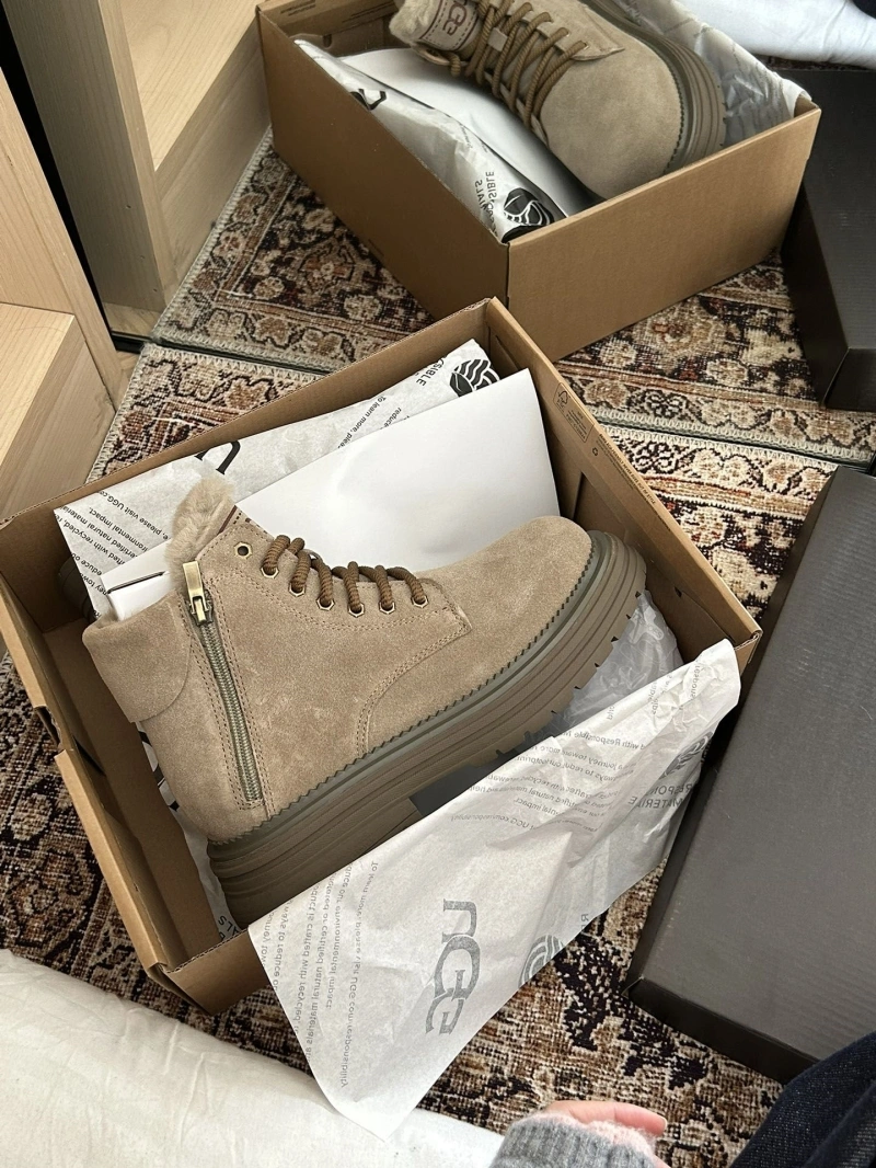 Comfortable UGX Boots 228357