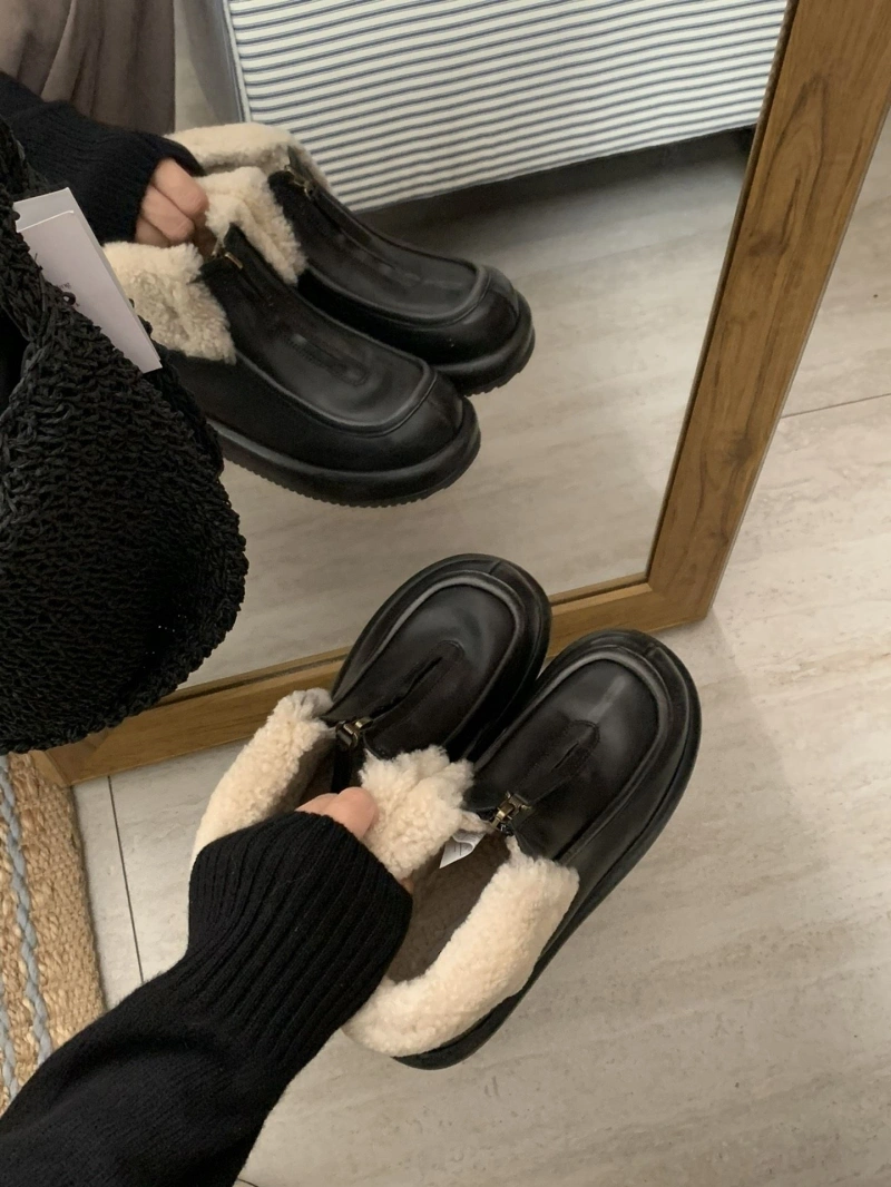 Versatile UGX Boots 228321