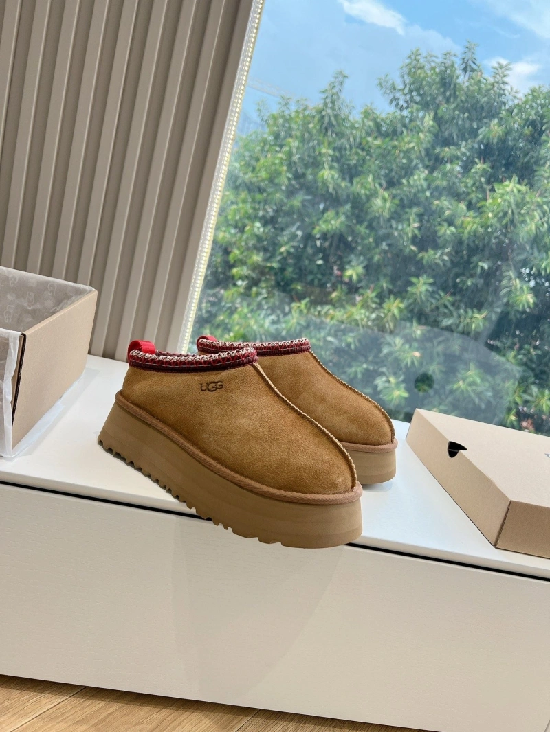 Trendsetting UGX Boots 228304
