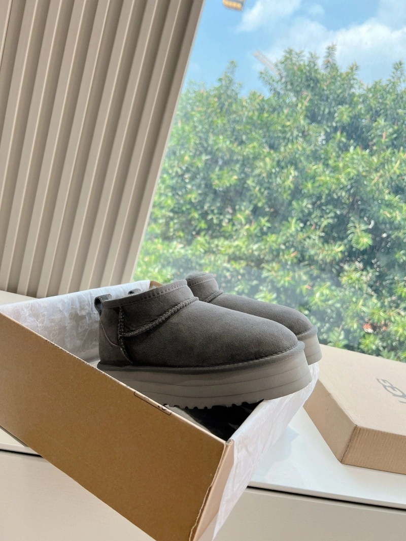 Versatile UGX Boots 228294