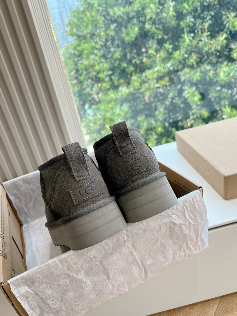 Versatile UGX Boots 228294