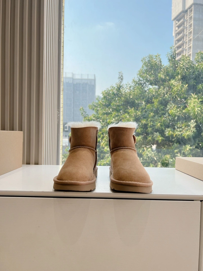 Versatile UGX Boots 228293