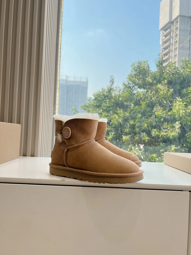 Versatile UGX Boots 228293